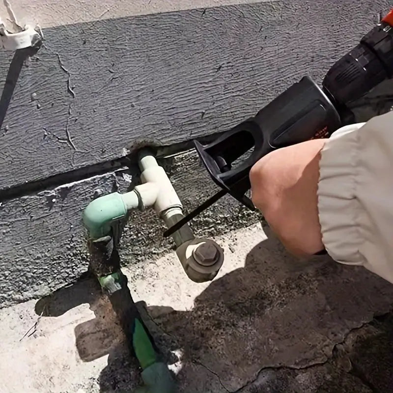 Adaptor pentru bormasina tip fierastrau